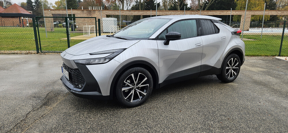 2025 Toyota CH-R 1.8 Hybrid