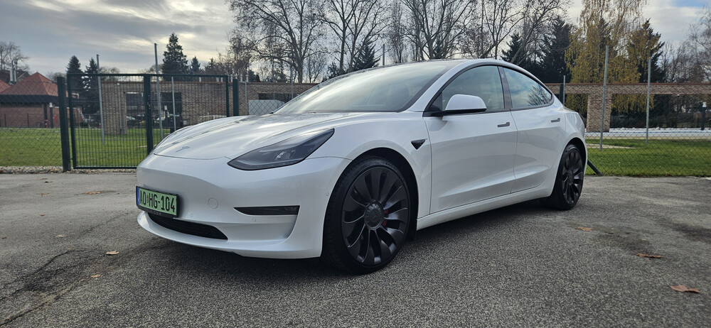 Tesla Model 3 Performance