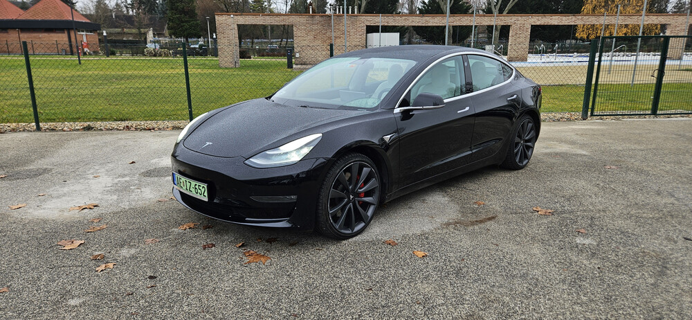 Tesla Model 3 Performance