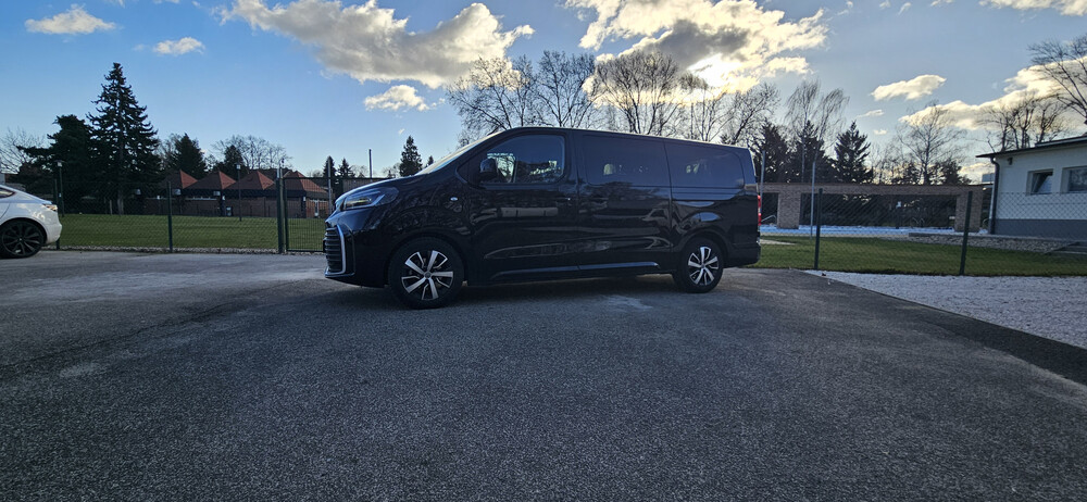 Toyota Proace 2.0D, 9 személyes
